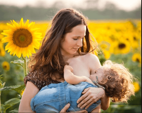 Mi segít a szoptatásban?